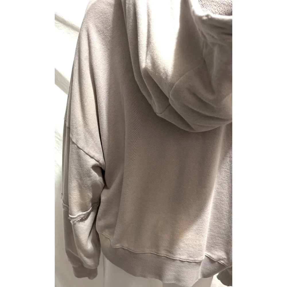 Cleo + Wolf Size Large Whiskey O' Clock Time For A Drink Cropped Beige Hoodie‎